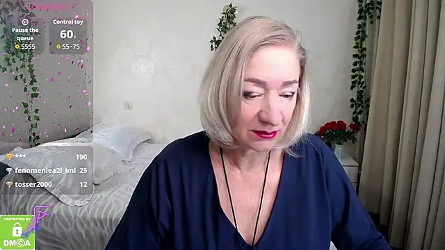 hunters woman online show from November 4, 12:21 am