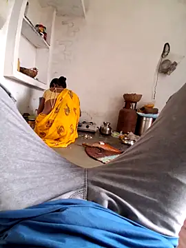 RAYI Queen 3 online show from October 26, 3:34 am