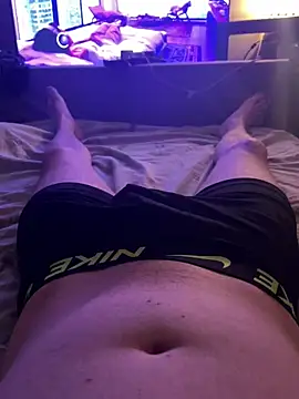 Snapshot of naughtycoupl98 chatting on May 19, 11:55 pm naughtycoupl98 online show from May 19, 11:55 pm