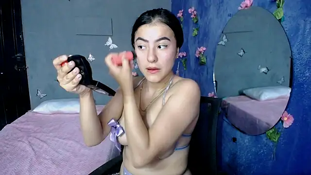 Snapshot of Karina_sweet1 chatting on October 23, 4:50 pm Karina sweet1 online show from October 23, 4:50 pm