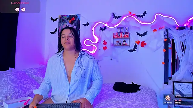 Snapshot of Dilan_and_Mia chatting on October 18, 6:52 pm Dilan and Mia online show from October 18, 6:52 pm