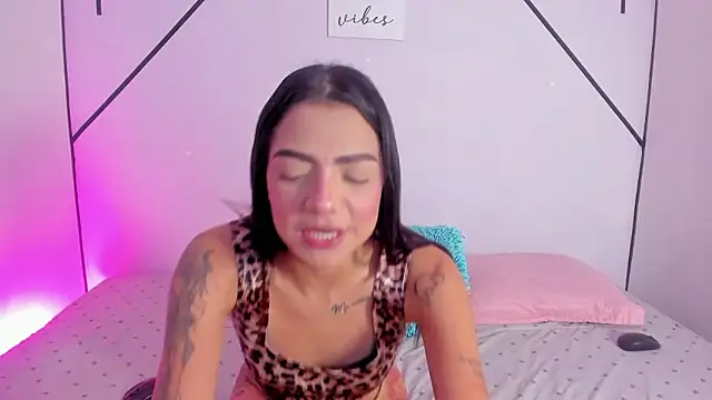 MiahCornell  online show from January 8, 7:38 pm