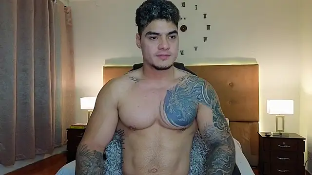 Steven Velez online show from March 2, 11:33 pm