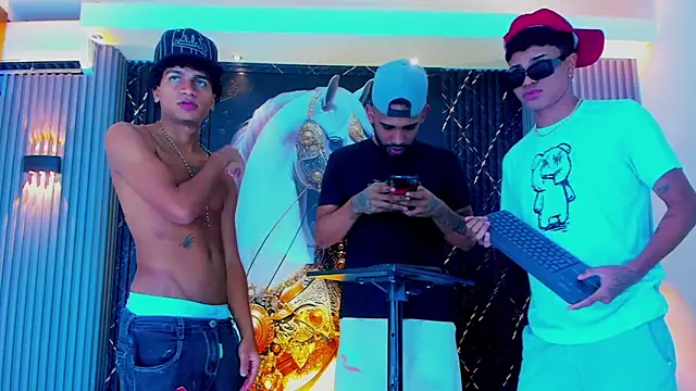 Snapshot of Dominic_Max_ chatting on September 23, 3:53 am Dominic Max  online show from September 23, 3:53 am