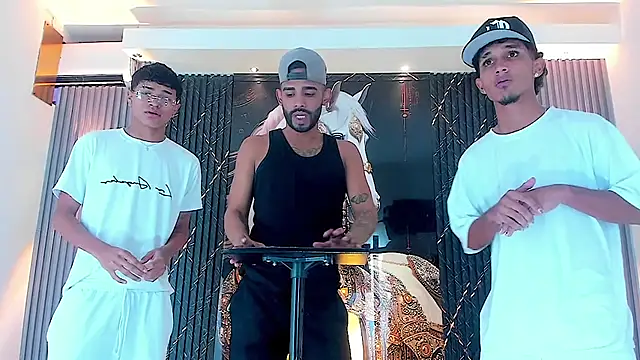 Snapshot of Dominic_Max_ chatting on October 26, 10:10 am Dominic Max  online show from October 26, 10:10 am