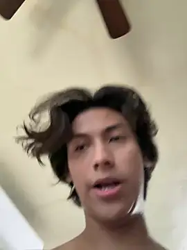 Snapshot of EmilianoPerex chatting on January 14, 8:03 pm EmilianoPerex online show from January 14, 8:03 pm