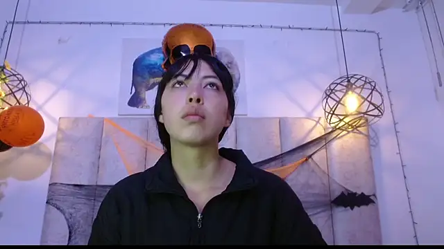 malejahotcs01 online show from October 30, 11:11 am