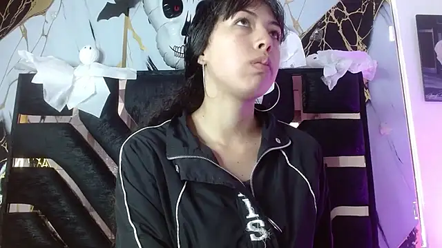 malejahotcs01 online show from November 3, 11:55 am