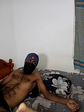Snapshot of Darkchocosl8 chatting on April 12, 9:20 pm Darkchocosl8 online show from April 12, 9:20 pm