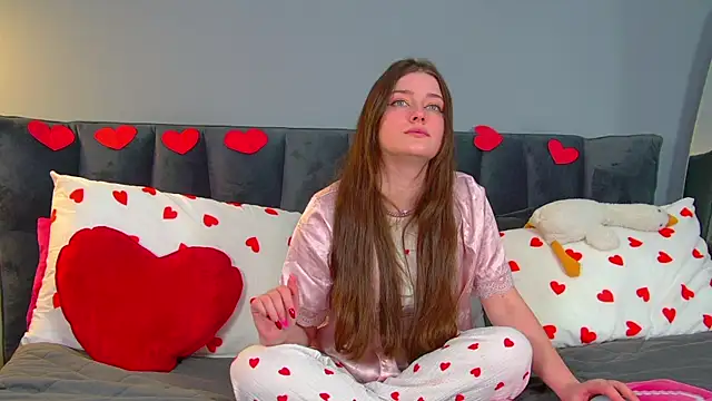 JessicaJewells online show from February 14, 6:43 am