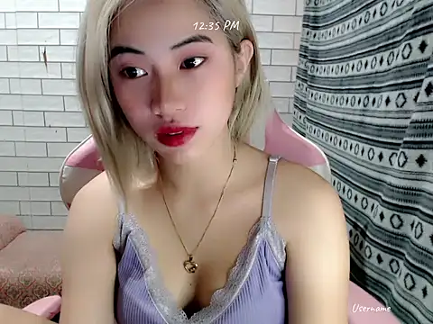 Snapshot of Rainea149 chatting on November 1, 4:36 am Rainea149 online show from November 1, 4:36 am