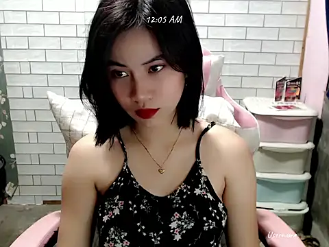 Rainea149 online show from February 22, 4:05 pm