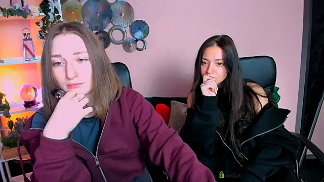 eva smiith  online show from April 13, 5:46 am