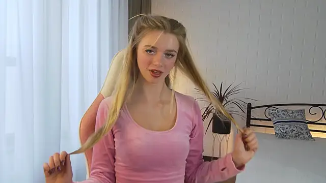 KelsiWest online show from October 2, 1:40 pm