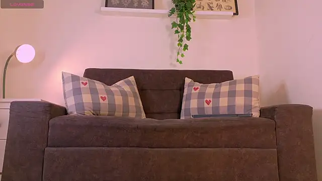 RiriiBrunette   online show from March 31, 7:36 pm