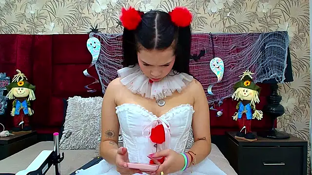 Snapshot of kate_morgan chatting on October 31, 8:10 pm kate morgan online show from October 31, 8:10 pm