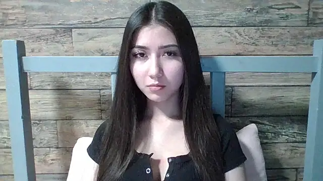 Virginia Hicks online show from November 28, 2:31 pm