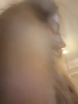 HellaryTourent online show from November 17, 6:24 pm