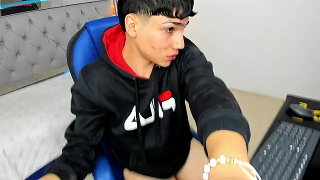 SamBlack  online show from April 7, 1:11 pm