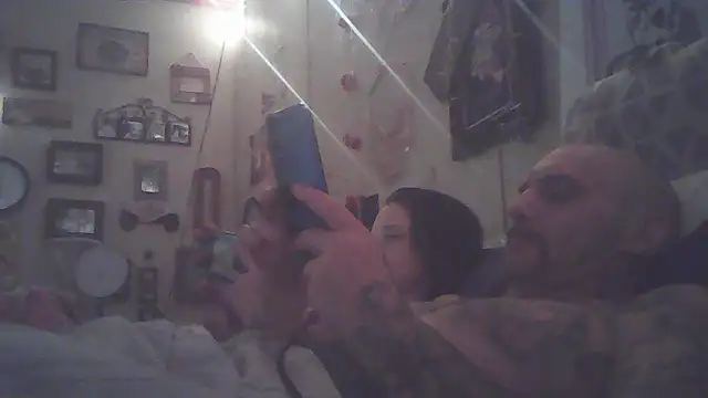 Snapshot of BonnienClyde5421 chatting on February 28, 12:00 am BonnienClyde5421 online show from February 28, 12:00 am