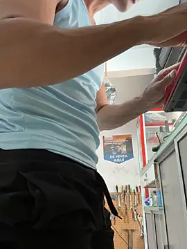 Snapshot of Terra-22cm chatting on October 22, 1:55 pm Terra-22cm online show from October 22, 1:55 pm