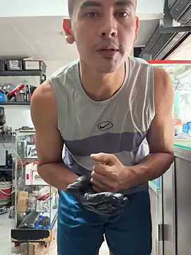 Snapshot of Terra-22cm chatting on October 28, 3:04 pm Terra-22cm online show from October 28, 3:04 pm