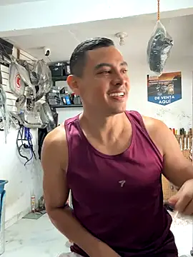 Snapshot of Terra-22cm chatting on November 13, 3:00 pm Terra-22cm online show from November 13, 3:00 pm