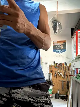 Snapshot of Terra-22cm chatting on November 22, 2:27 pm Terra-22cm online show from November 22, 2:27 pm