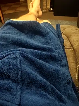 Snapshot of hubbyfun19 chatting on January 18, 6:28 am hubbyfun19 online show from January 18, 6:28 am