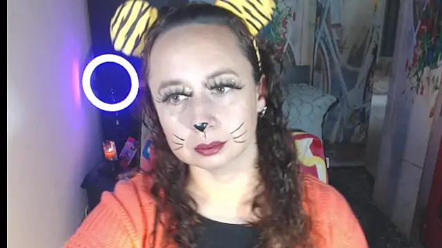 Milf Valeria online show from October 31, 2:29 pm