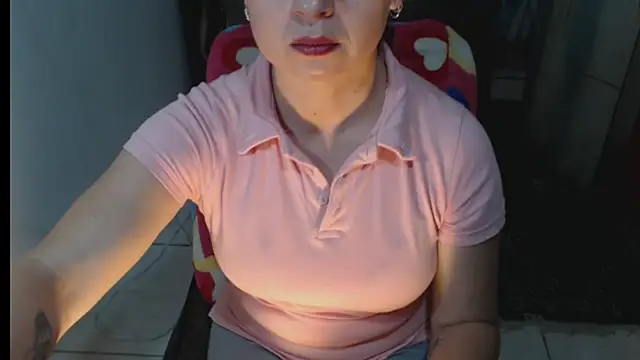 Milf Valeria online show from December 16, 5:18 pm