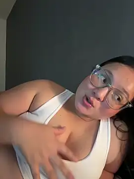 Kyleighc online show from February 6, 12:15 am