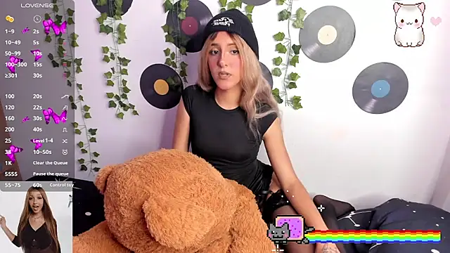 Snapshot of Amy_Moonlight chatting on September 28, 10:04 pm Amy Moonlight online show from September 28, 10:04 pm