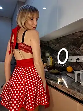 ThalinaFlame online show from February 6, 8:45 pm