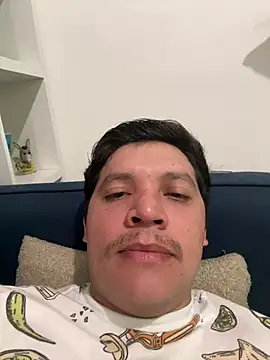 Snapshot of michael877675 chatting on February 27, 5:29 am michael877675 online show from February 27, 5:29 am