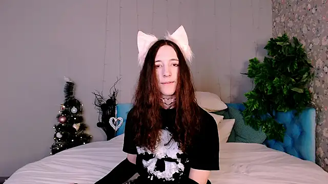 Snapshot of SilverMuse chatting on December 19, 10:06 pm SilverMuse online show from December 19, 10:06 pm