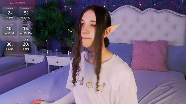 Snapshot of SilverMuse chatting on February 1, 11:47 pm SilverMuse online show from February 1, 11:47 pm