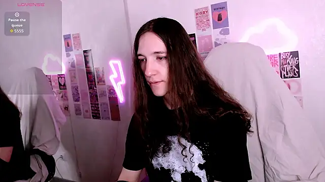 Snapshot of SilverMuse chatting on February 4, 11:53 pm SilverMuse online show from February 4, 11:53 pm