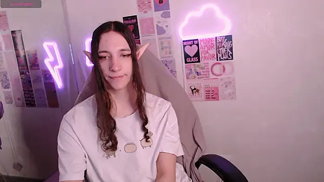 Snapshot of SilverMuse chatting on February 6, 9:40 pm SilverMuse online show from February 6, 9:40 pm