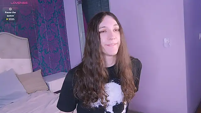 Snapshot of SilverMuse chatting on February 25, 9:24 pm SilverMuse online show from February 25, 9:24 pm