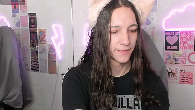 Snapshot of SilverMuse chatting on April 1, 10:40 pm SilverMuse online show from April 1, 10:40 pm