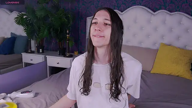 Snapshot of SilverMuse chatting on April 14, 10:38 pm SilverMuse online show from April 14, 10:38 pm