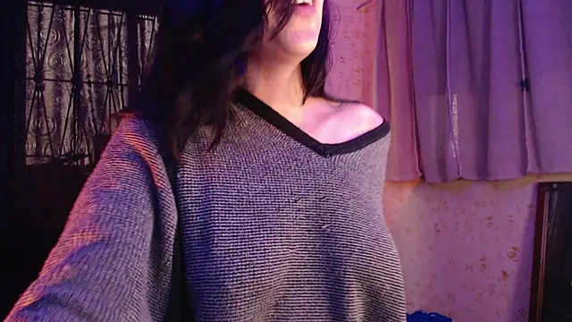 Snapshot of 9Sophie_Rosse chatting on June 19, 5:17 pm 9Sophie Rosse online show from June 19, 5:17 pm