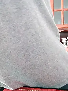 Bradd 32 online show from October 25, 4:57 pm