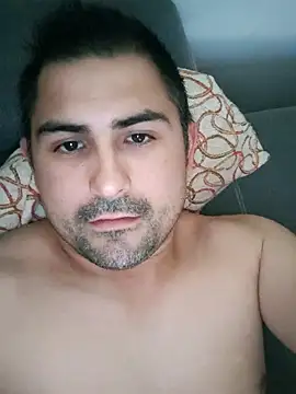 Bradd 32 online show from November 15, 5:09 pm