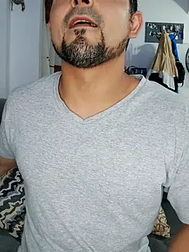 Bradd 32 online show from November 30, 5:33 am