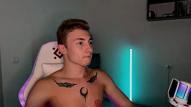 Artur  Skott online show from November 12, 11:10 am