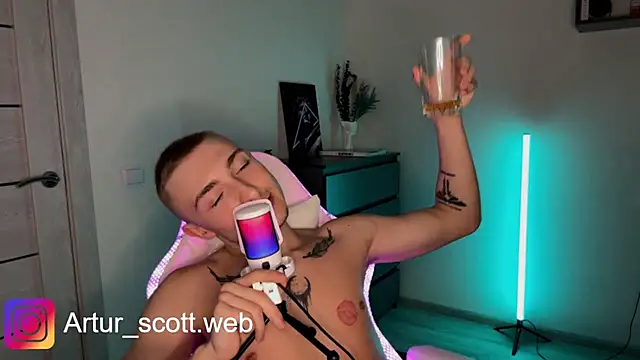 Artur  Skott online show from December 4, 10:18 pm