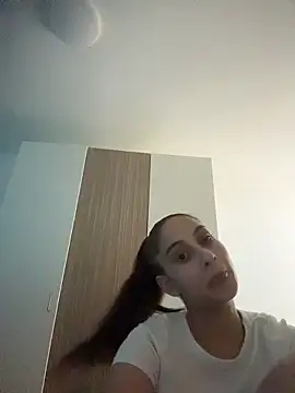 Snapshot of FemmeAffair chatting on February 18, 12:39 am FemmeAffair online show from February 18, 12:39 am