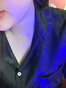 Linhtruong  online show from April 8, 1:16 am